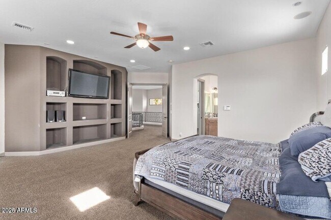 Building Photo - 8158 E Plymouth