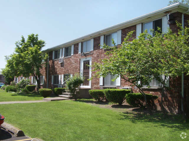 Clayton Arms Apartments - Henrietta, NY | Apartment Finder