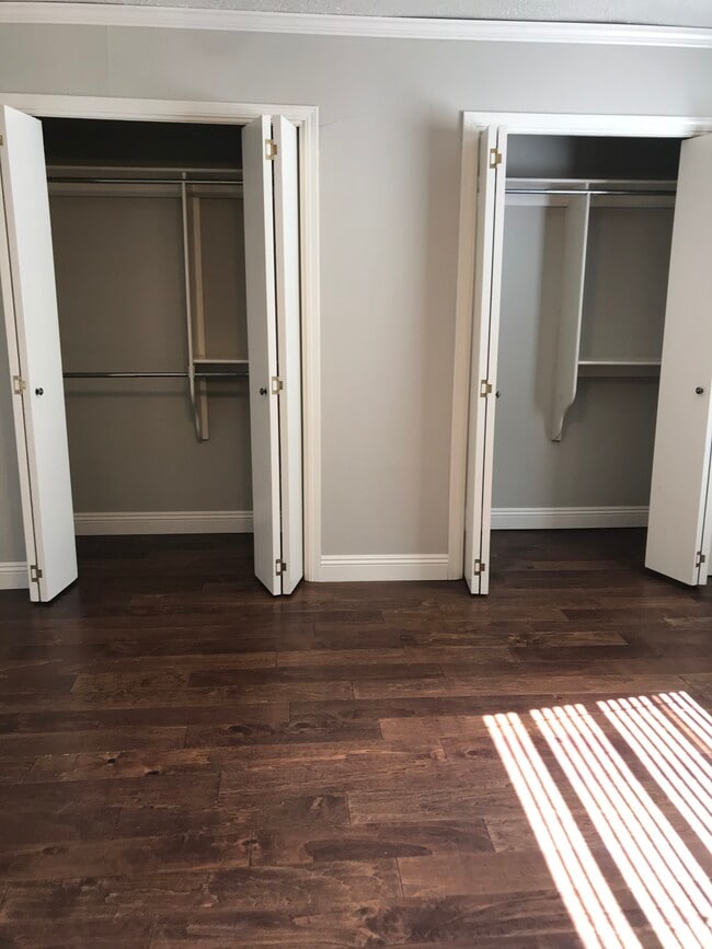 Building Photo - 2349 Houston Avenue