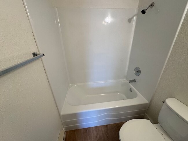 Building Photo - 1041/A/