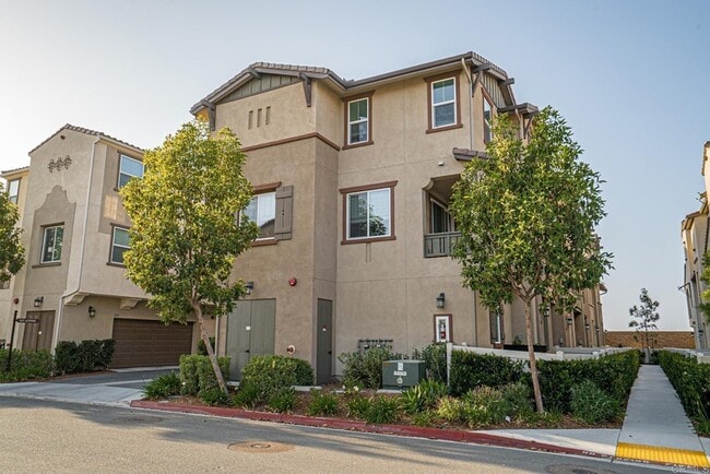 Building Photo - 1585 San Alfonso