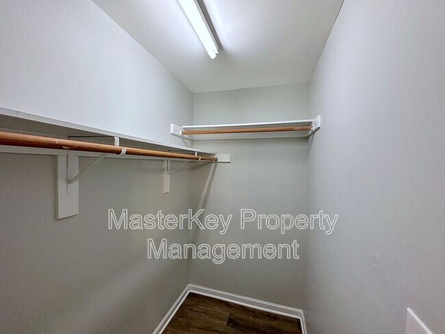 Building Photo - 1312 Hillbrow Ln