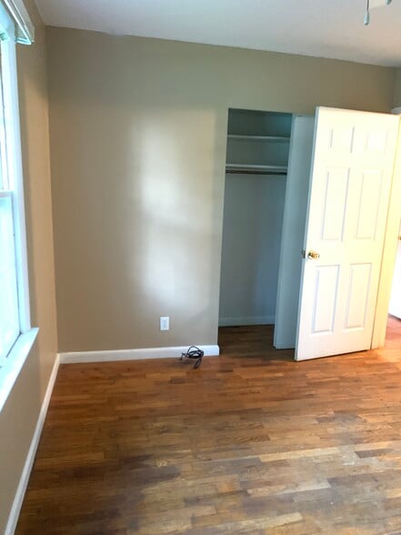 Building Photo - 272 Liverpool Rd