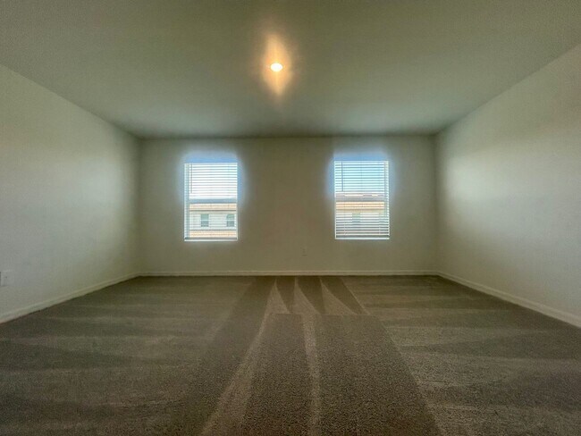 Building Photo - Stylish Townhome in the Heart of Ruskin – ...