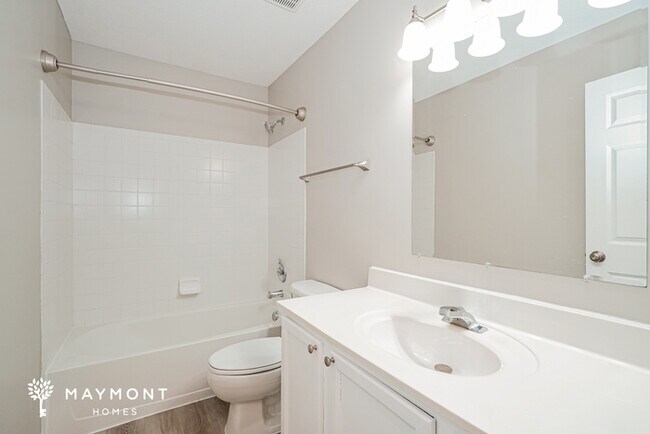 Building Photo - 1497 Westbrook Dr