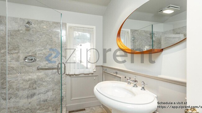 Building Photo - 16000 Greenwood Rd