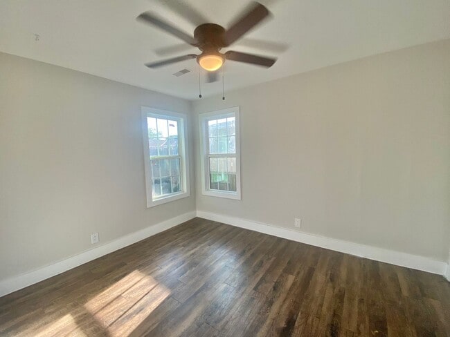 Building Photo - Pre- leasing now for 3/2 home near Maxey Park and Covenant Hospital