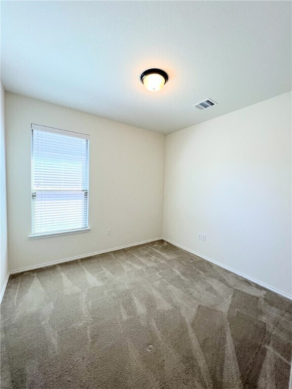 Building Photo - 901 Solitude Dr