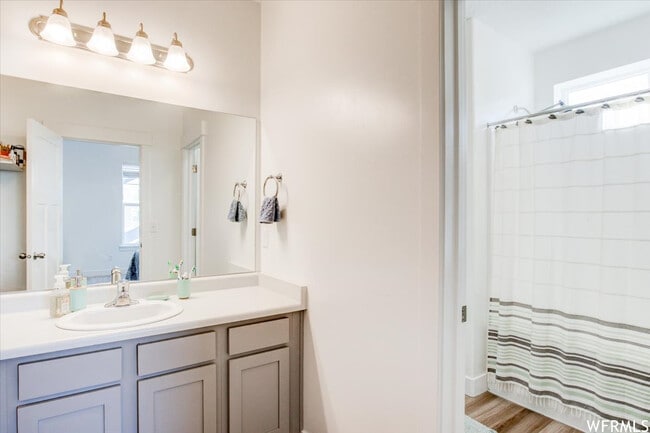 Building Photo - Condo in Saratoga Springs master planned community.