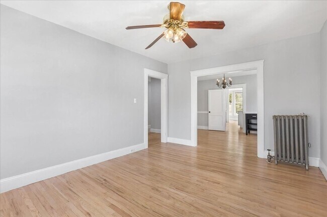 Building Photo - 16 Glenrose Rd