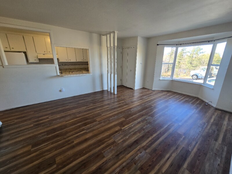 Building Photo - 47 Newport Cir