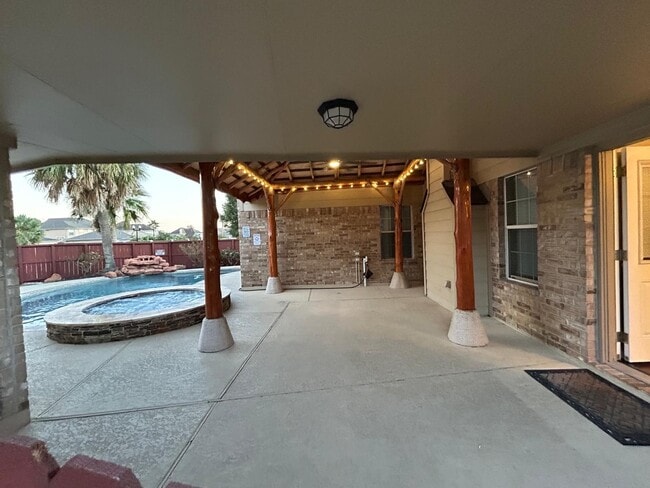 Building Photo - 3411 Bay Breeze Dr