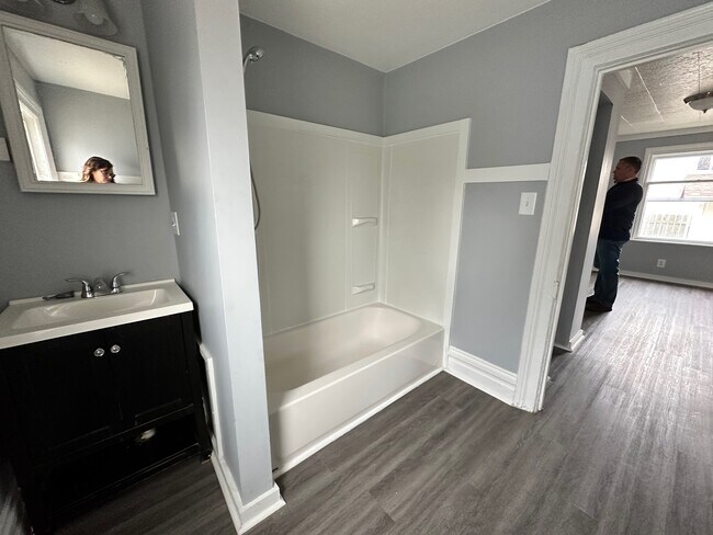 Building Photo - 809 Elk St