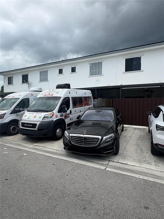 Building Photo - 13360 Tropical Ave