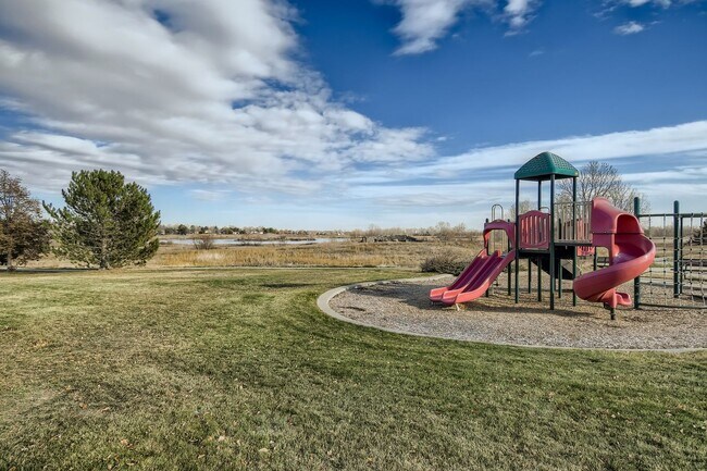 Building Photo - Lovely 3 BDR/3BA Home - 20 Minutes to Denver