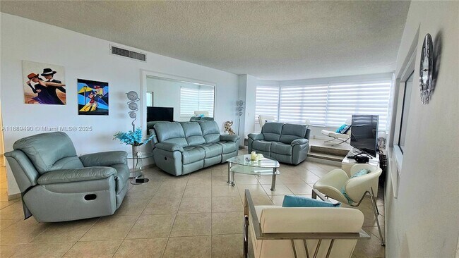 Building Photo - 1980 S Ocean Dr