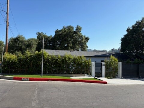 Building Photo - 6552 Olcott St