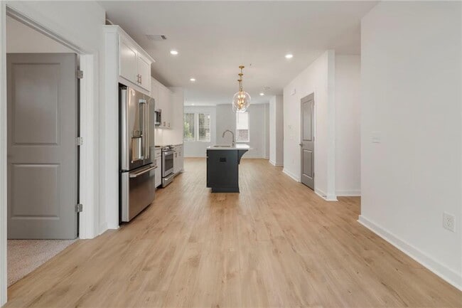 Building Photo - 388 Pratt Dr SE