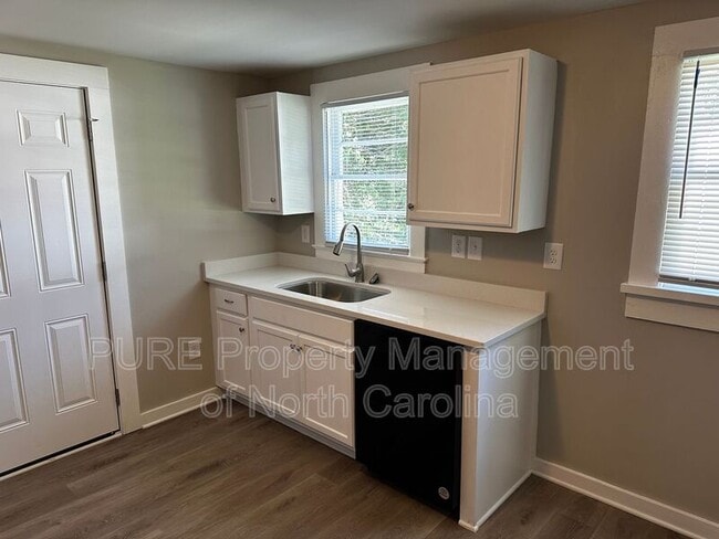 Building Photo - 204 Bookington Dr
