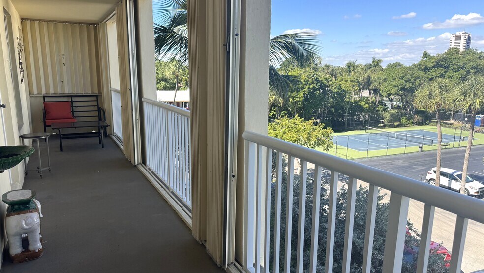 Building Photo - 951 De Soto Rd