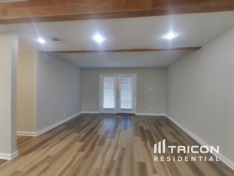 Building Photo - 244 Emporia Blvd