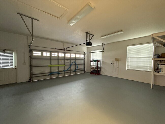 Building Photo - Lake Diamond Golf and County Club Pool Hom...