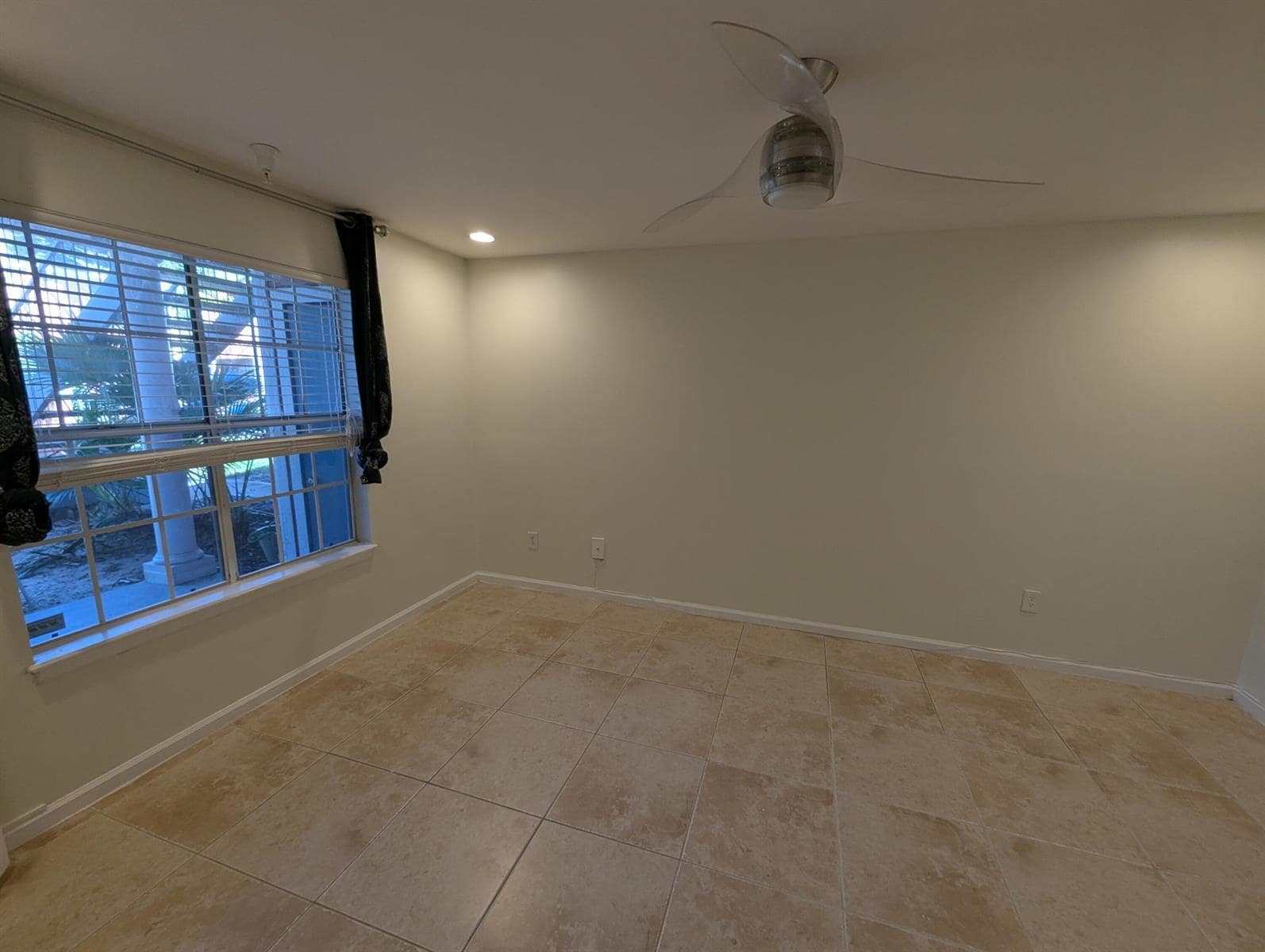 Building Photo - 1345 Crystal Way