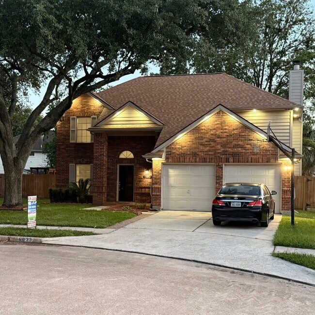 Building Photo - 9035 Rippling Fields Dr