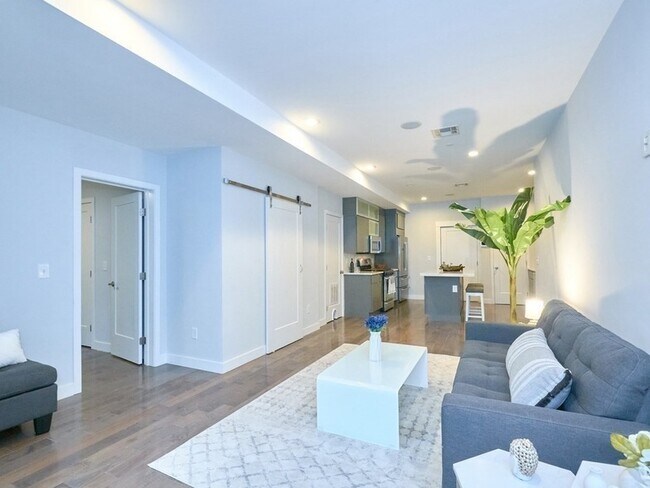 Building Photo - 186-188 Paris Street Unit 5