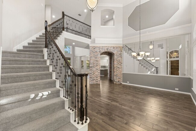 Building Photo - Magnificent Corner-Lot Retreat with Pool &...