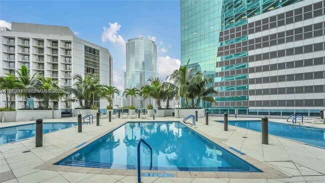 Building Photo - 200 Biscayne Blvd Way