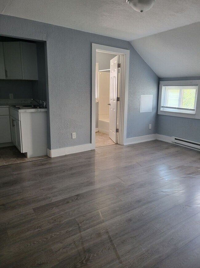 Building Photo - 309 W Williams Street