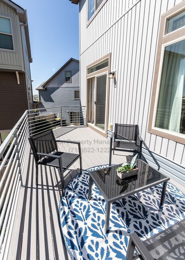 Building Photo - Beautiful 3 Bedroom Carriage House in Bann...