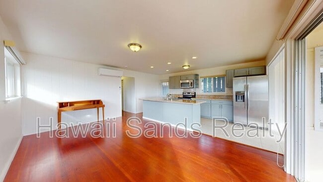 Building Photo - 3901 Maunahilu Pl