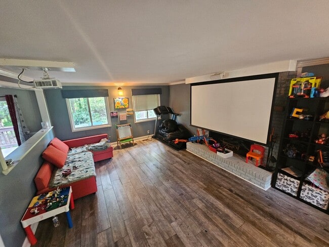 Building Photo - Large Private Lot with 3BR home in Concord!