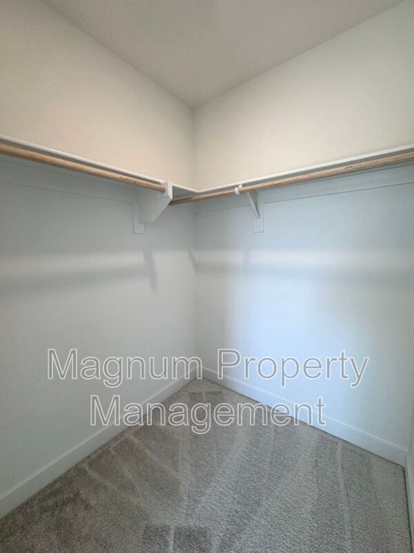 Building Photo - 30769 Valley Heights Dr.