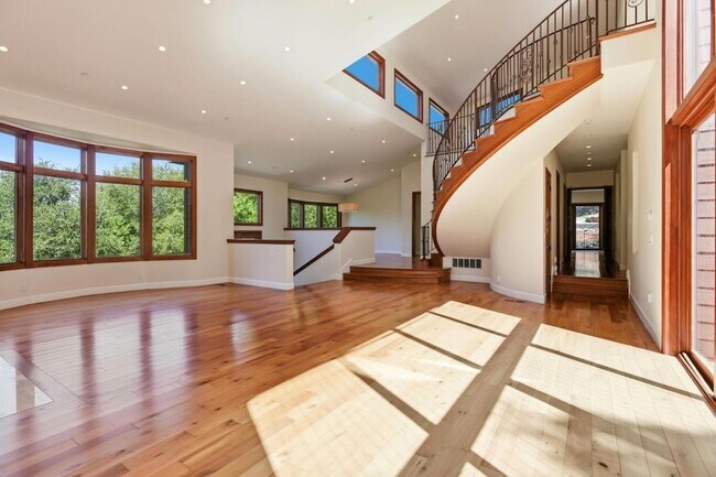 Building Photo - 3911 Pepper Tree Ct