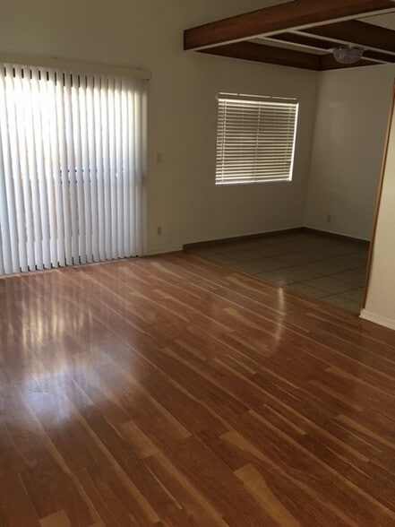 Living Room - 14640 Burbank Blvd