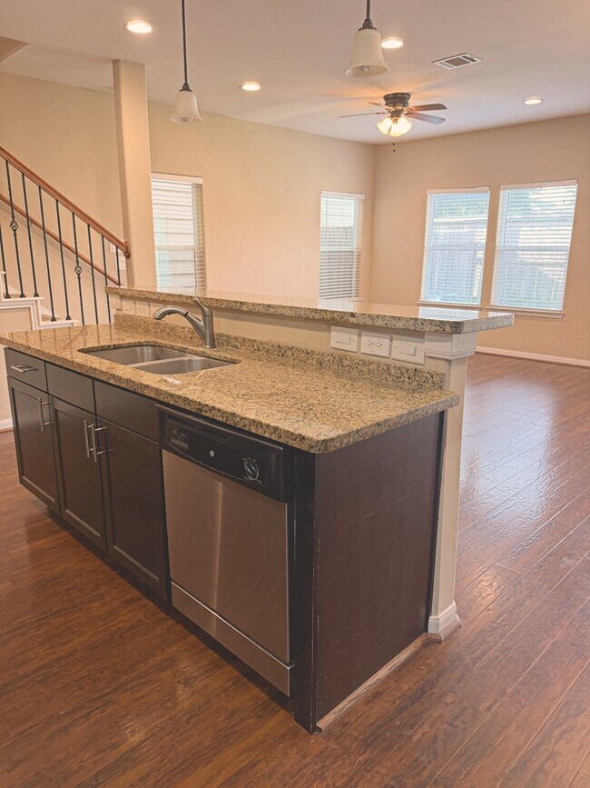 Building Photo - 17145 Wilthorne Gardens Ct