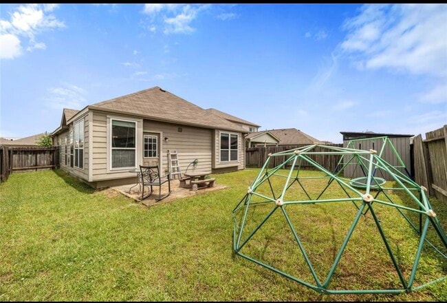 Building Photo - 12418 King Louis Dr