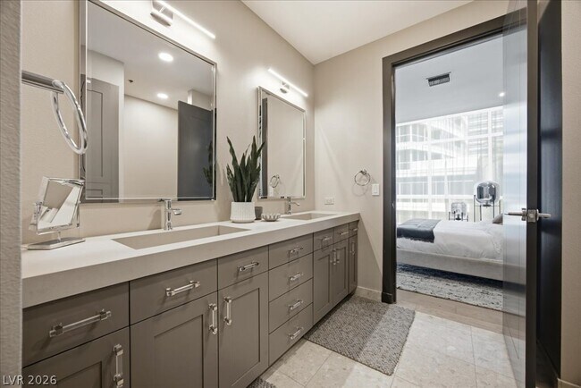 Building Photo - 4575 Dean Martin Dr