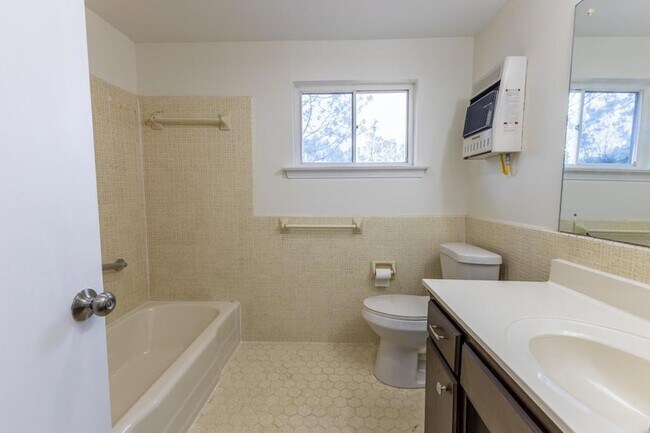 Building Photo - 4419 Knight Dr