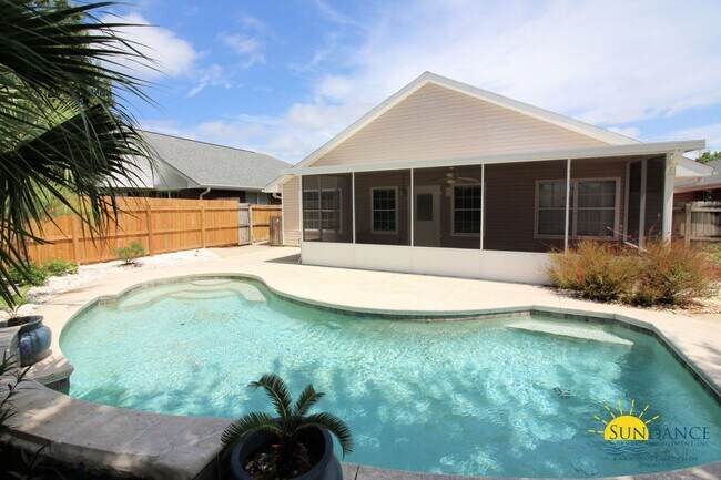 Building Photo - Beautiful 3 Bedroom Home in Fort Walton Beach