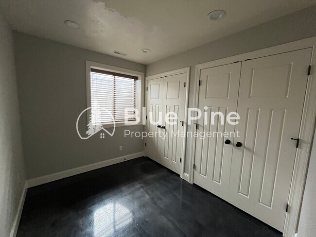 Building Photo - 3688 Shale Ave