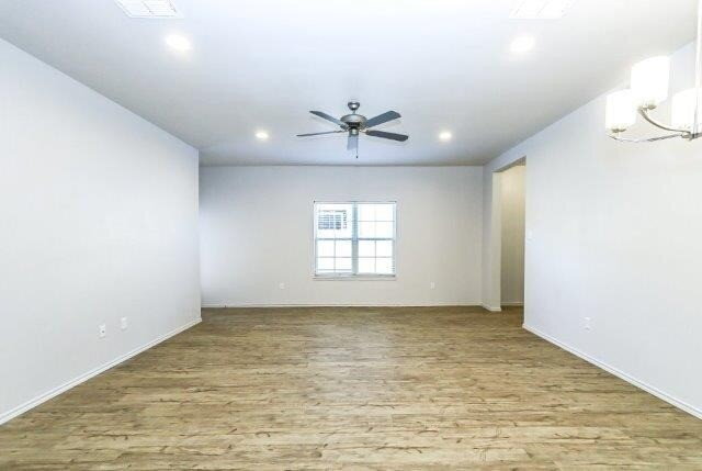 Building Photo - 6, 9 or 12 month Lease! Cooper Schools/ So...
