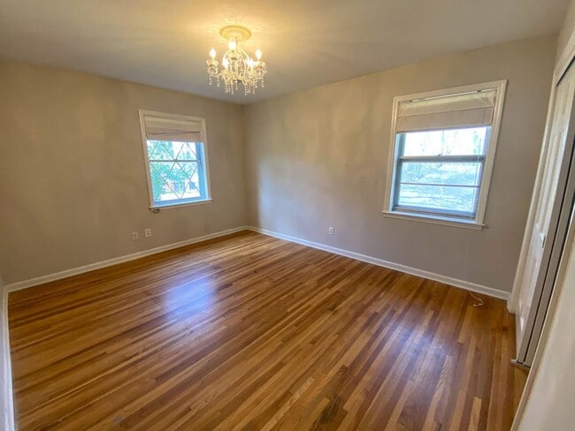 Building Photo - 5867 Brierdale Ave