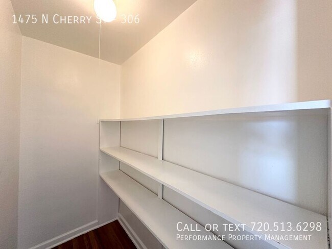 Building Photo - 1475 N Cherry St