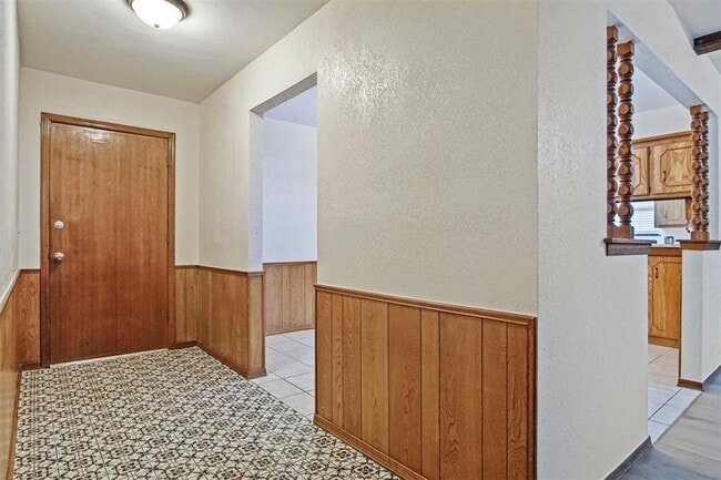 Building Photo - 1125 N Patterson Dr