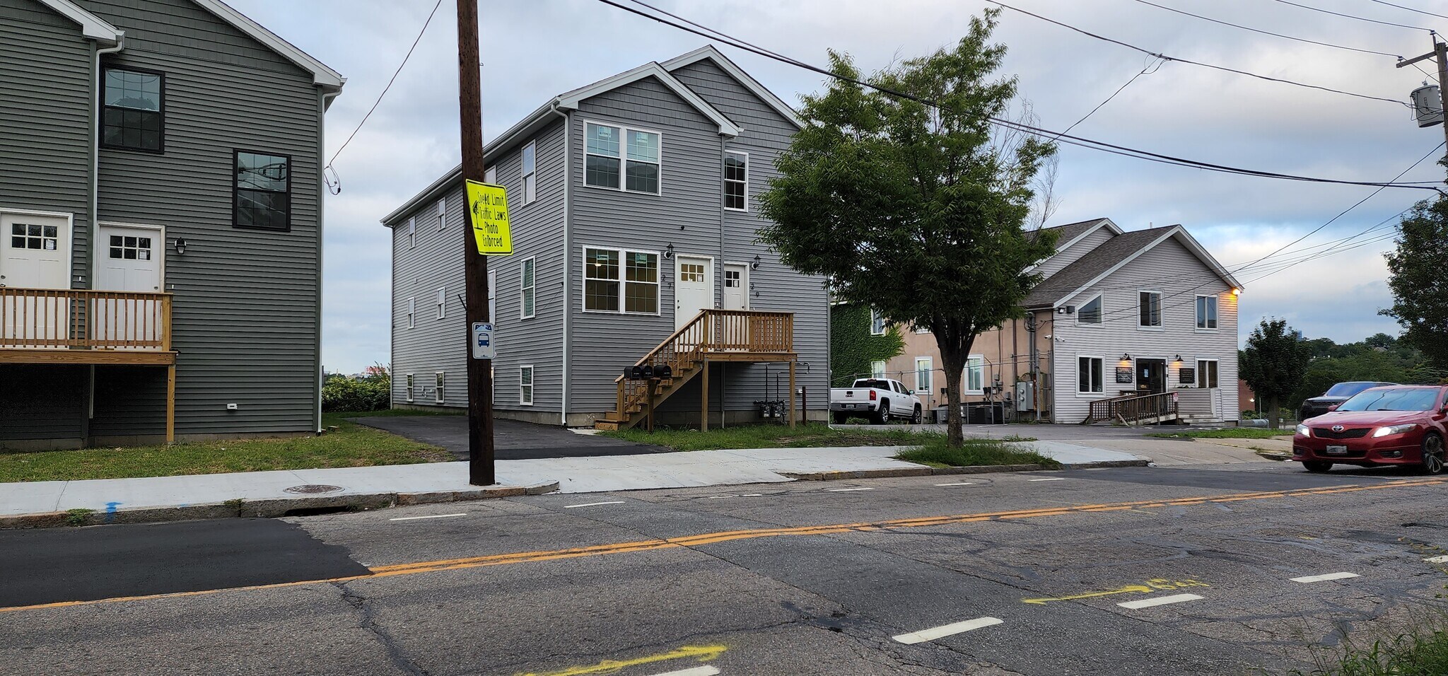 Building Photo - 27 Douglas Ave