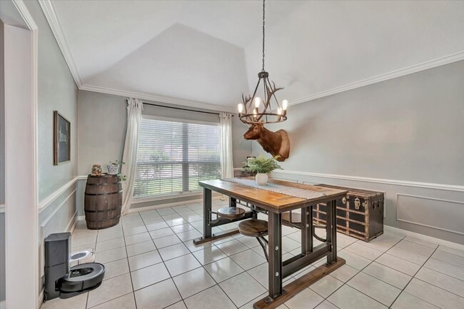 Building Photo - 15402 Willow Shores Dr
